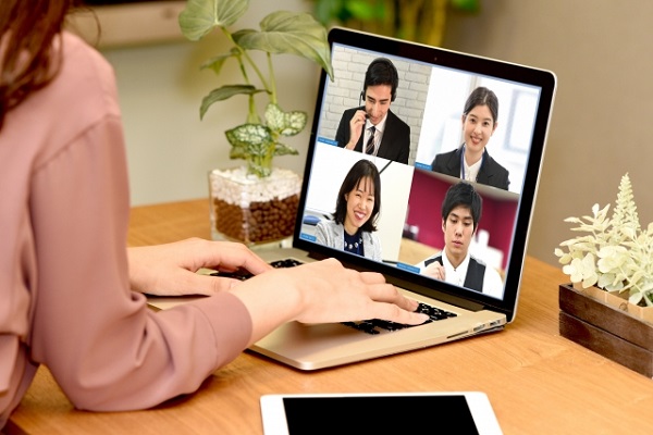 オンラインでテレワ